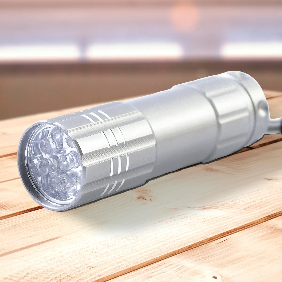 LED-Taschenlampe aus Aluminium, silber